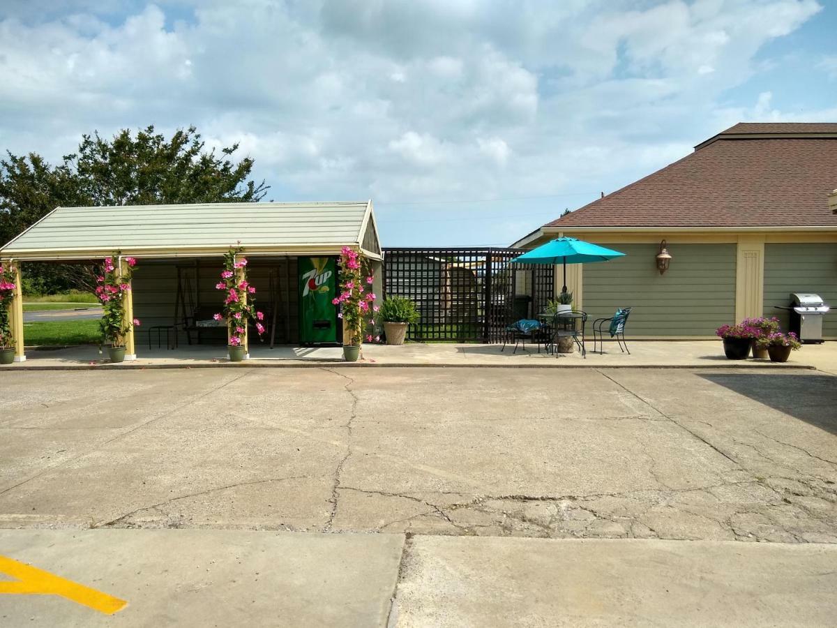 Southern Comfort Suites Mayfield Bagian luar foto