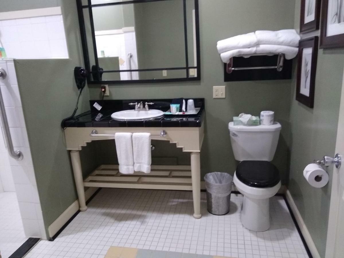 Southern Comfort Suites Mayfield Bagian luar foto